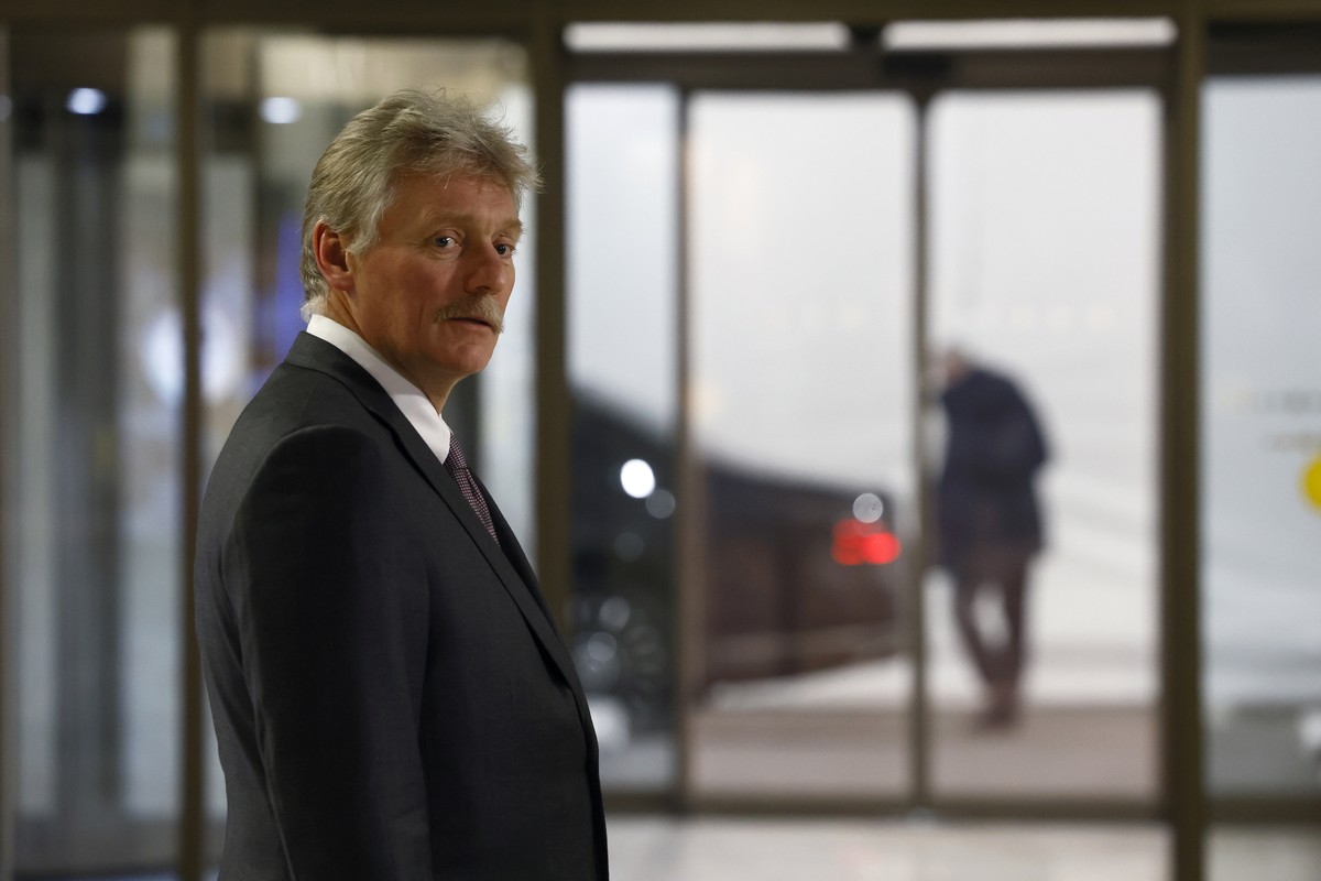 epa12564786 Kremlin spokesman Dmitry Peskov attends a plenary session as part of the 16th VTB Investment Forum 'Russia Calling!' in Moscow, Russia, 02 December 2025. The forum runs from 02 t ...
