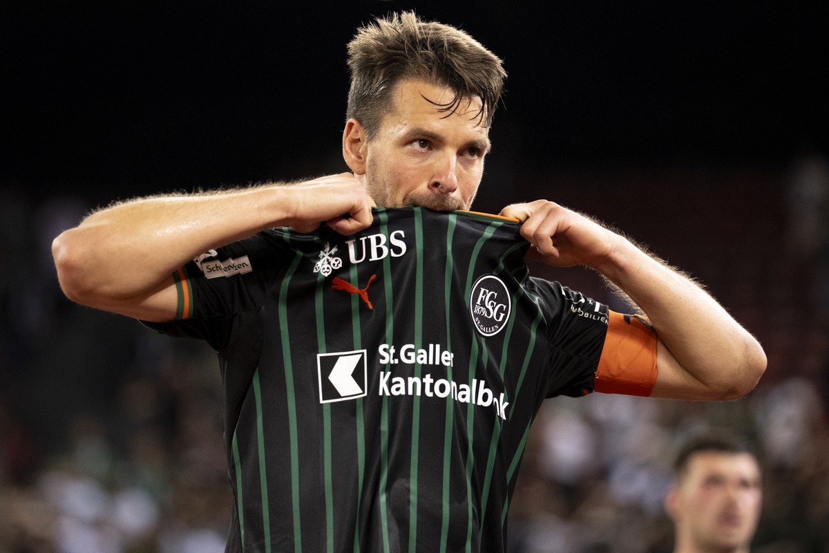 Enttaeuschung bei Lukas Goertler (SG) nach dem Spiel der Fussball Super League zwischen dem Grasshopper Club Zuerich (GC) und dem FC St. Gallen (FCSG) am Mittwoch, 2. September 2026 im Stadion Letzigr ...