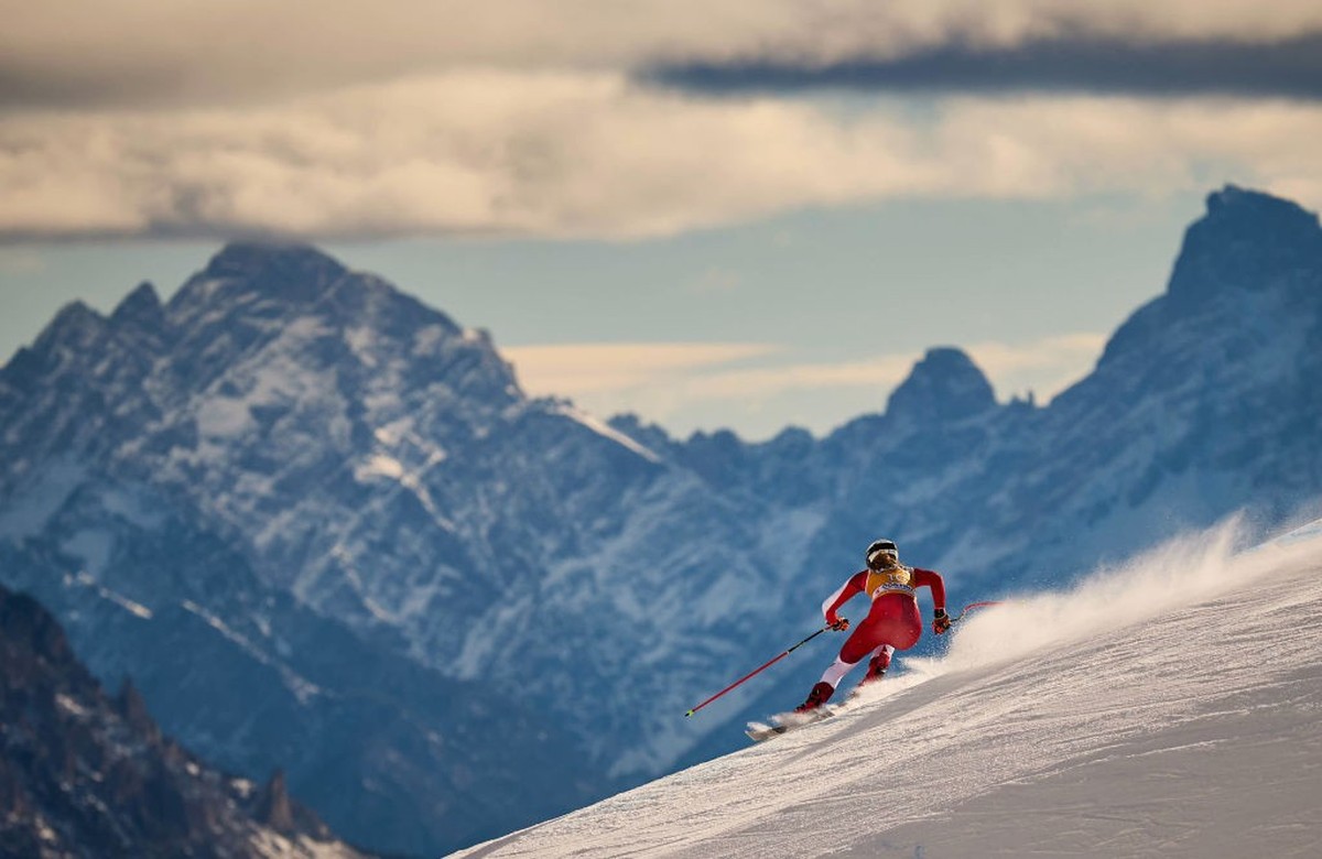 CORTINA D'AMPEZZO, ITALY - JANUARY 16: Mirjam Puchner of Austria skiing down the Olympia delle Tofana run during Women's Downhill on January 16, 2025 in Cortina d'Ampezzo, Italy. The Mi ...