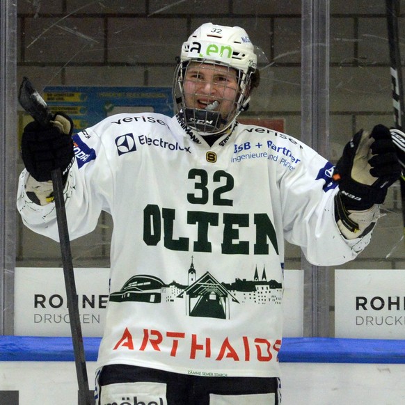 17.02.2021 - Winterthur, Zielbau Arena, Hockey Swiss League - EHC Winterthur vs EHC Olten - EHC Olten forward Mason McTavish 32 Winterhur Zielbau Arena Zürich Schweiz Copyright: xSergioxBrunettix