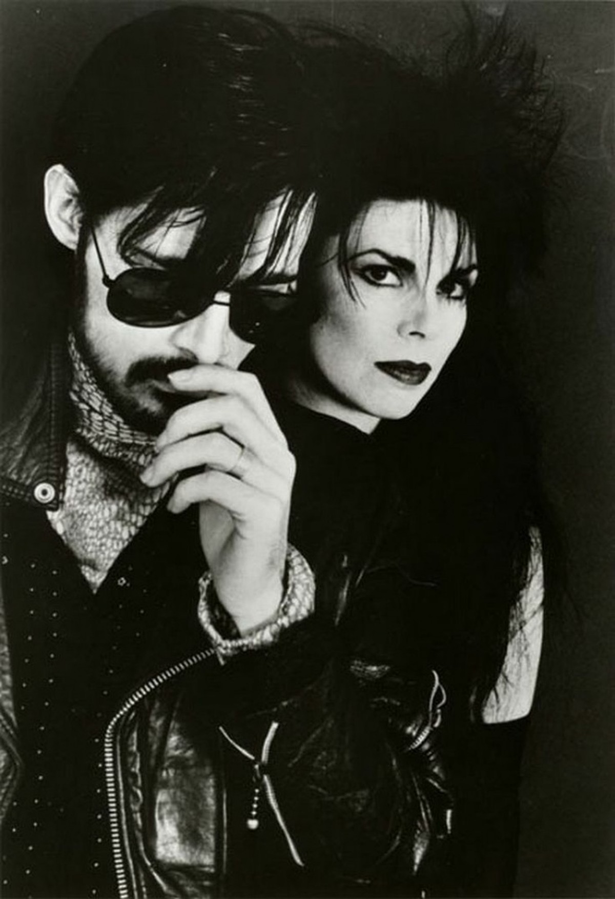 sisters of mercy patricia morrison andrew eldritch goth gothic rock musik https://gothic-rock.com/wp-content/uploads/2015/07/sisters.morrison.jpg