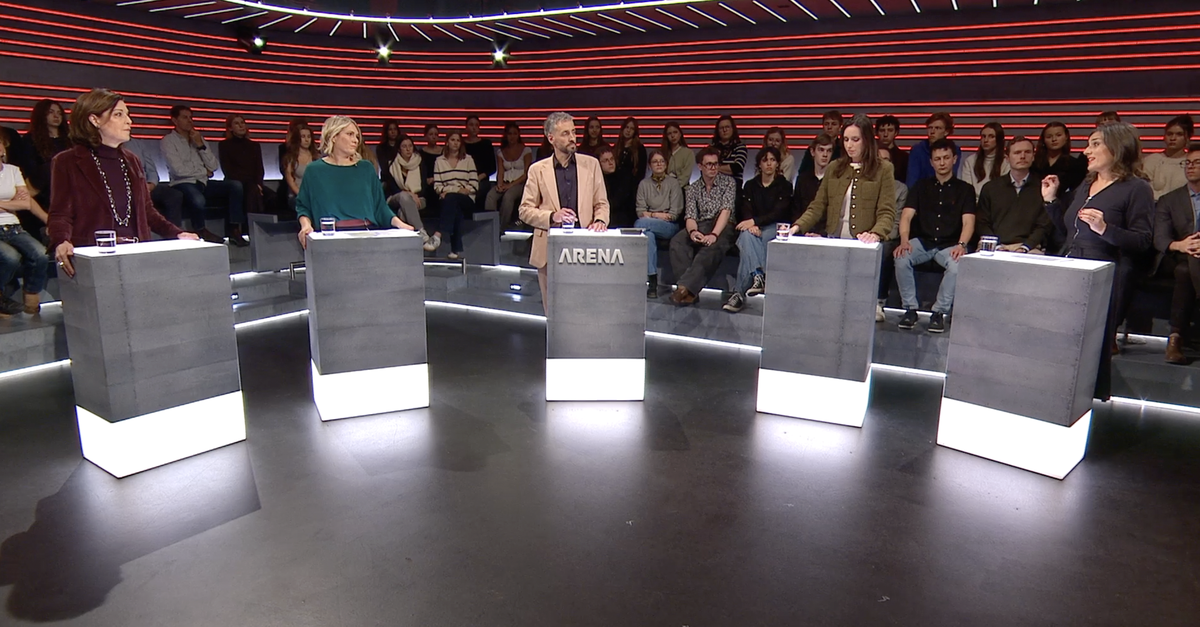 -schaut-euch-das-an-das-ist-oligarchie-auch-in-der-arena-geht-s-um-den-zoll-deal