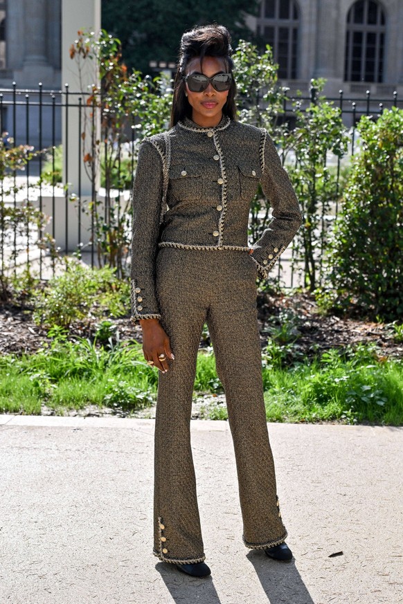 PFW Chanel Outside Arrivals Naomi Campbell at the Chanel show as part of Haute Couture Fashion Week in Paris, France on July, 8, 2025. Photo by Julien Reynaud/APS-Medias/ABACAPRESS.COM Paris France PU ...
