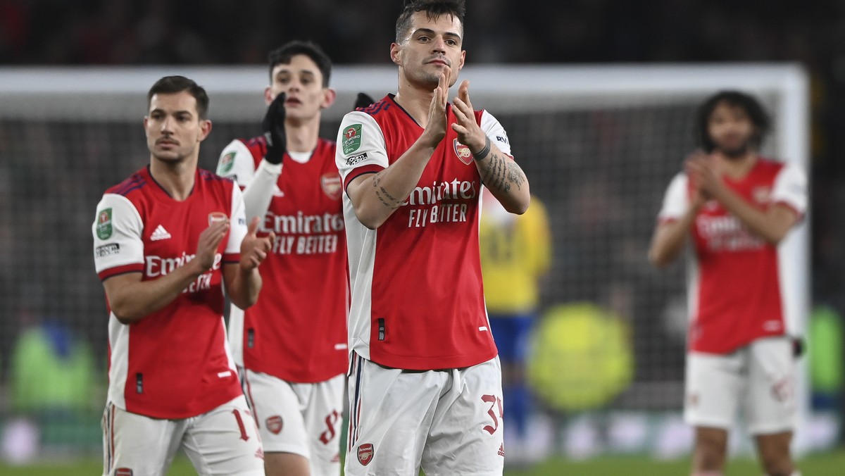 epa09653158 Arsenal's Granit Xhaka (C) reacts after the English Carabao Cup quarter final between Arsenal FC and Sunderland AFC in London, Britain, 21 December 2021. EPA/Facundo Arrizabalaga EDIT ...