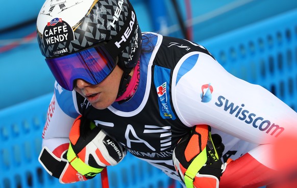 epa09016395 Wendy Holdener of Switzerland reacts during the Women&#039;s Parallel Slalom race at the FIS Alpine Skiing World Championships in Cortina d&#039;Ampezzo, Italy, 16 February 2021. EPA/ANDRE ...