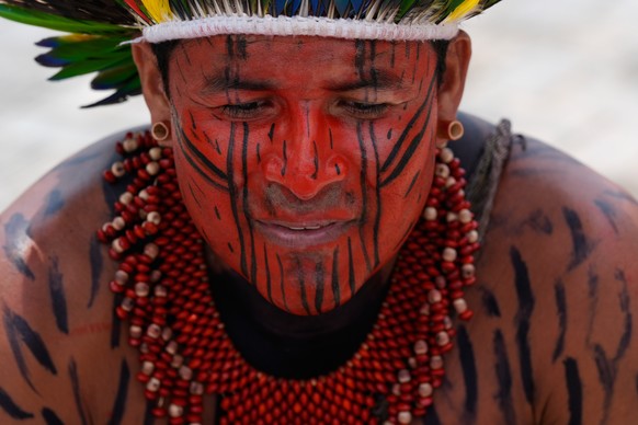 &lt;p&gt;2015 einigten sich die Staaten der Welt auf das wegweisende Pariser Klimaschutzabkommen. Zehn Jahre später fällt die Bilanz gemischt aus. Diese Bildstrecke dreht sich um wichtige Begriffe run ...