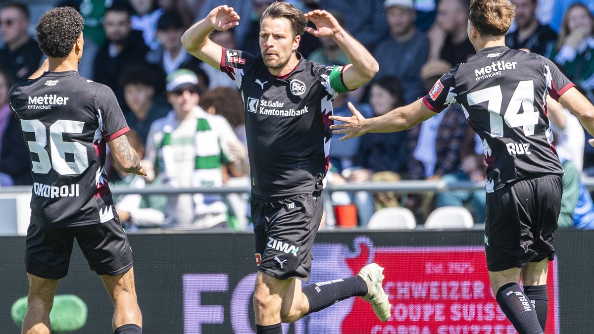 Lukas Goertler (SG), 2nd right, celebrates his goal with his teammates Chima Okoroji (SG), 2nd left, and Joel Ruiz (SG), right, after scoring the 0:1, during the Swiss Cup semifinal between Yverdon Sp ...