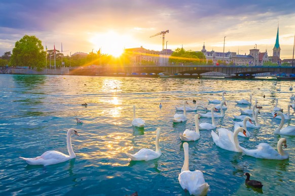 Heute Abend geht die Sonne um 21.07 Uhr unter.