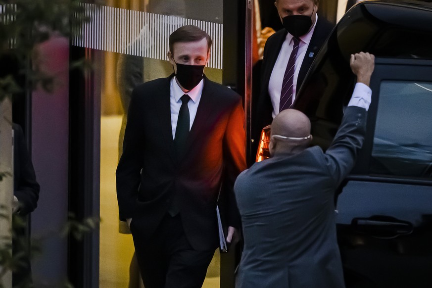 US national security adviser Jake Sullivan, center, and his delegation leave the Hyatt hotel at Zurich Airport, Switzerland, on Wednesday, 6 October 2021. US national security adviser Jake Sullivan an ...