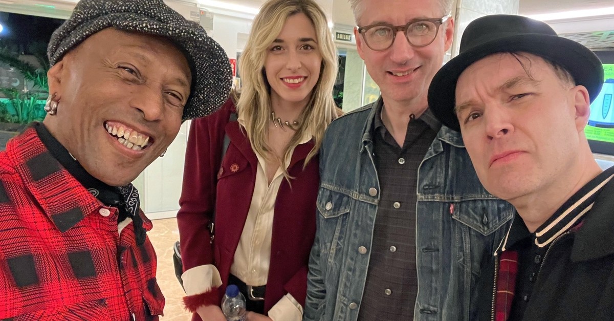 Also, ich geniesse meine Midlife-Crisis in vollen Zügen. Ihr, so?