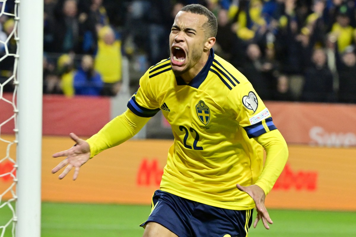 Sweden's Robin Quaison celebrates his goal during the group B World Cup 2022 qualifying playoff soccer match between Sweden and the Czech Republic at Friends Arena in Stockholm, Sweden, Thursday, ...