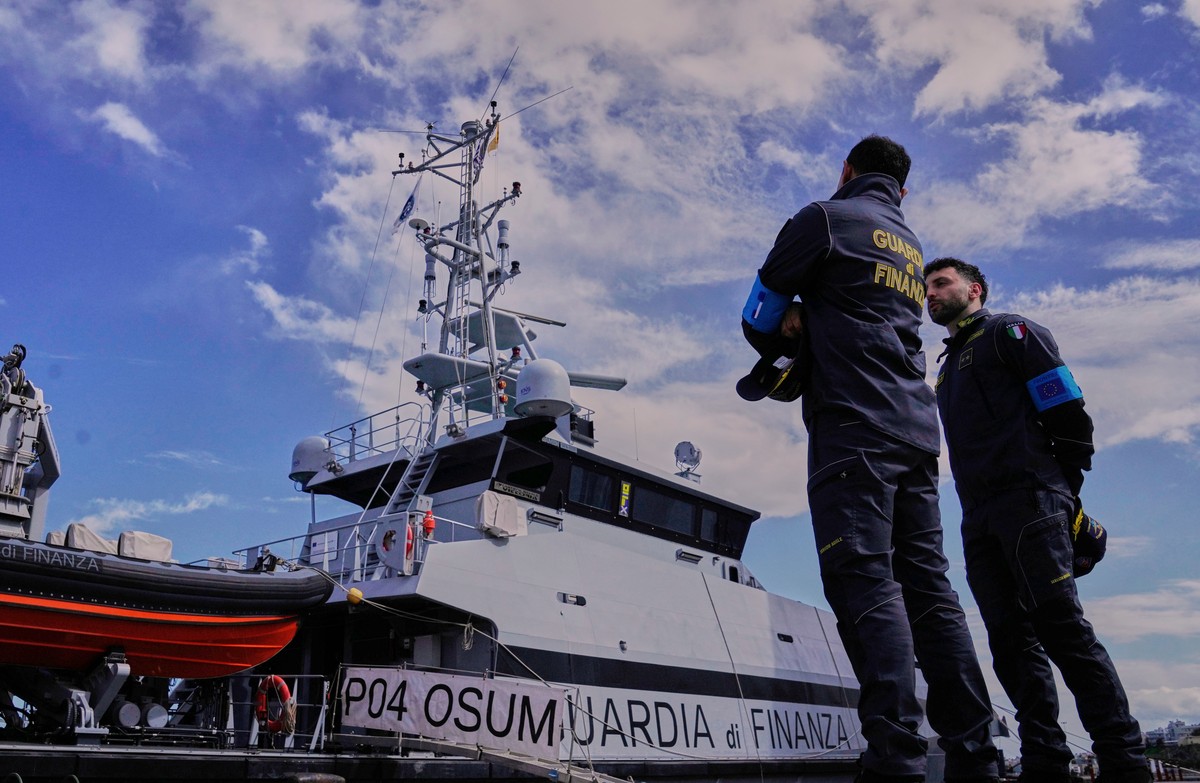 Frontex officers from the Italian Guardia Di Finanza OPV Osum prepare to go on patrol in Heraklion, at the port on Crete Island, Greece, Monday, Feb. 16, 2026. (AP Photo/Lefteris Pitarakis)
Greece Mig ...