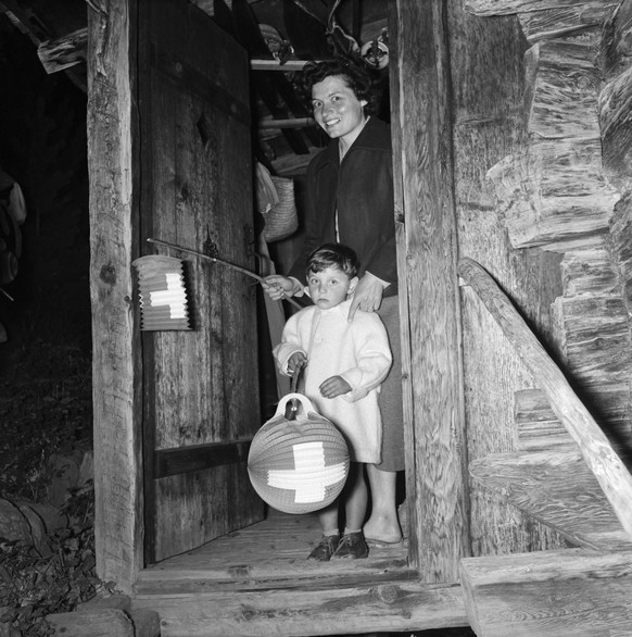 Diese Aufnahme entstand am 1. August 1956 im Val d'Anniviers â einem Seitental des Rhonetals im Kanton Wallis.