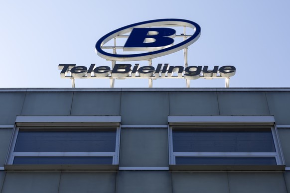 Das Logo von TeleBielingue, am Freitag, 4. April 2025 in Biel. Das Eidgenoessische Departement fuer Umwelt, Verkehr, Energie und Kommunikation (UVEK) hat am 3. April 2025 die Konzession fuer das Regio ...