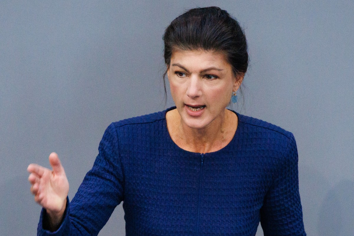 epa11662473 Sahra Wagenknecht, leader of the left-wing Alliance (BSW) party, speaks during an assembly of the German parliament 'Bundestag' in Berlin, Germany, 16 October 2024. German Chance ...