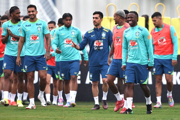 epa12153611 Players of Brazil participate in a training session in Sao Paulo, Brazil, 03 June 2025. Brazil is preparing for the 2026 World Cup qualifier against Ecuador on 05 June. EPA/Isaac Fontana