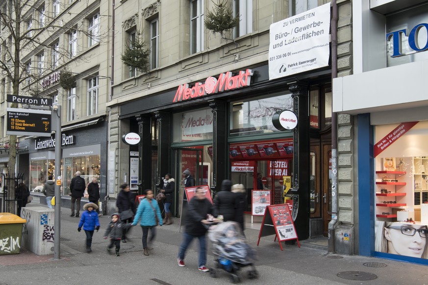 Sicht auf den Eingangsbereich des Media Markt in der Markthalle, am Montag, 5. Dezember 2016, in Bern. Die Heimelektronikkette plant die Schliessung dieser Filiale. Gemaess Medienmitteilungen hat die  ...