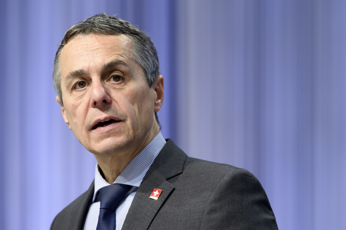 Bundesrat Ignazio Cassis spricht waehrend der Sommersession der Eidgenoessischen Raete, am Montag, 15. Juni 2020 im Nationalrat in einer Ausstellungshalle von Bernexpo in Bern. Damit das Parlament die ...