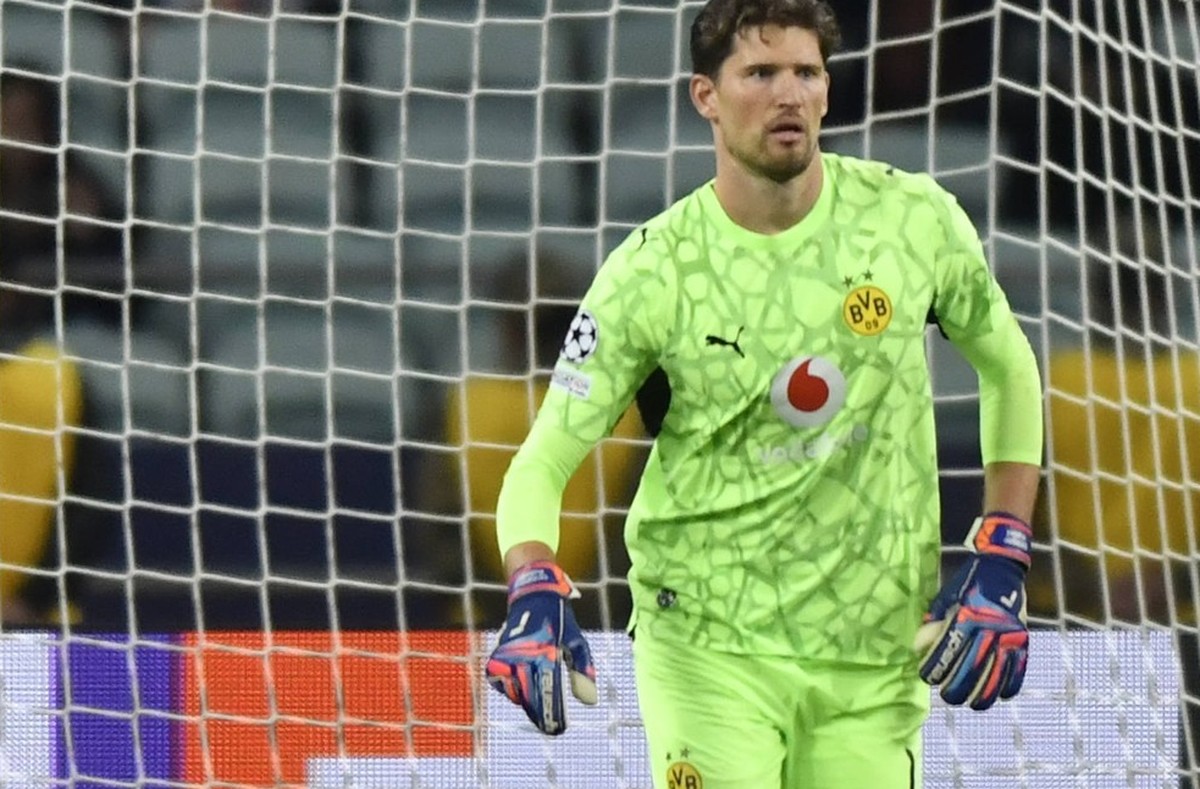 Sabah FC v Borussia Dortmund - UEFA Champions League 2026/27 League Phase MD3 BAKU, AZERBAIJAN - OCTOBER 20: Gregor Kobel of Borussia Dortmund is seen in action during the UEFA Champions League 2026/2 ...