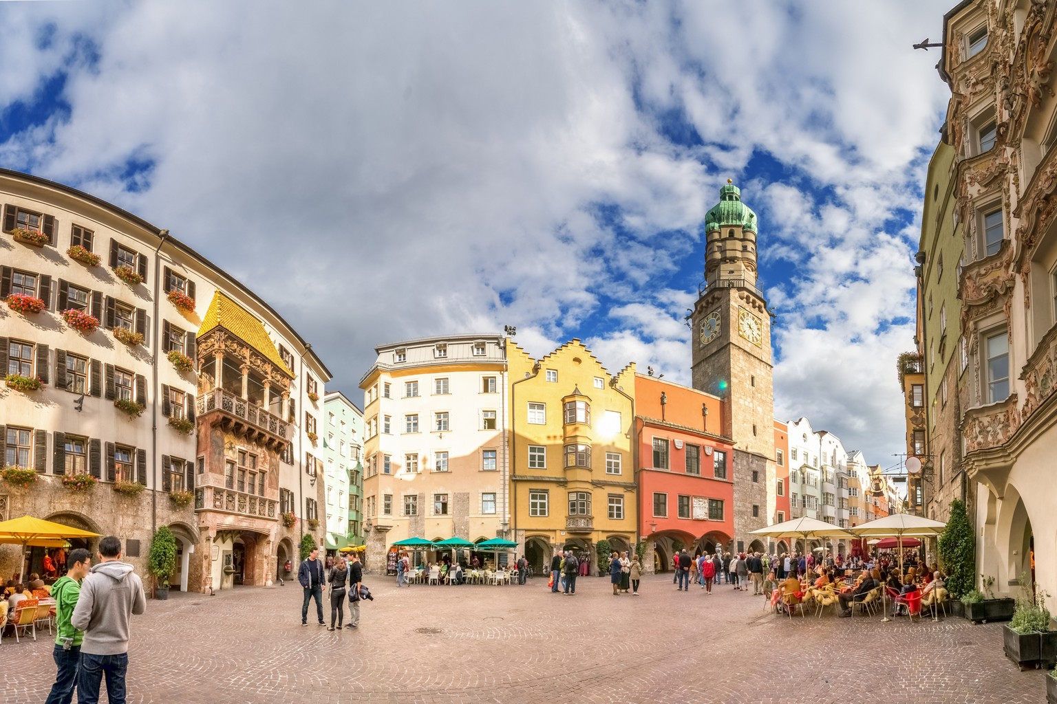 Der neue Hof in der Innsbrucker Altstadt. Links das «Goldene Dachl».