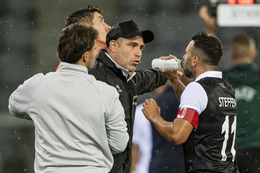 Lugano&#039;s headcoach Mattia Croci-Torti, left, talks to Lugano&#039;s Renato Steffen, right, during the UEFA Europa League 2nd qualifying round soccer match between FC Lugano of Switzerland and CFR ...