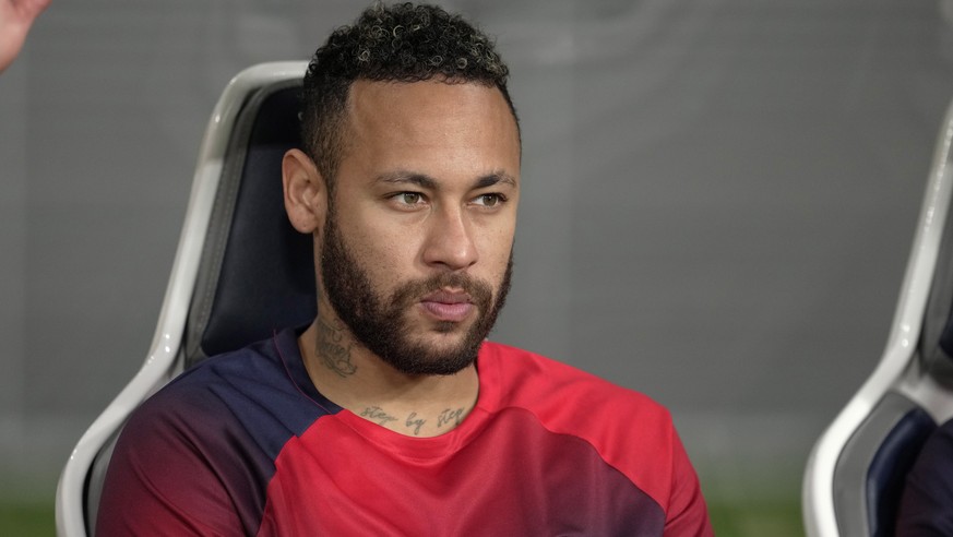 epa10779877 Paris Saint-Germain&#039;s Neymar sits on the bench before a pre-season club friendly match between Paris Saint-Germain and Inter Milan at the National Stadium in Tokyo, Japan, 01 August 2 ...