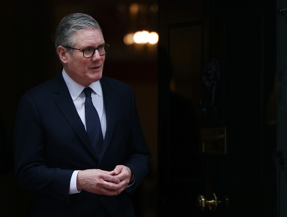 epa12747226 British Prime Minister Keir Starmer prior to welcoming Jordan's King Abdullah II and Crown Prince Hussein to the Prime Minister's Office at 10 Downing Street in London, Britain,  ...