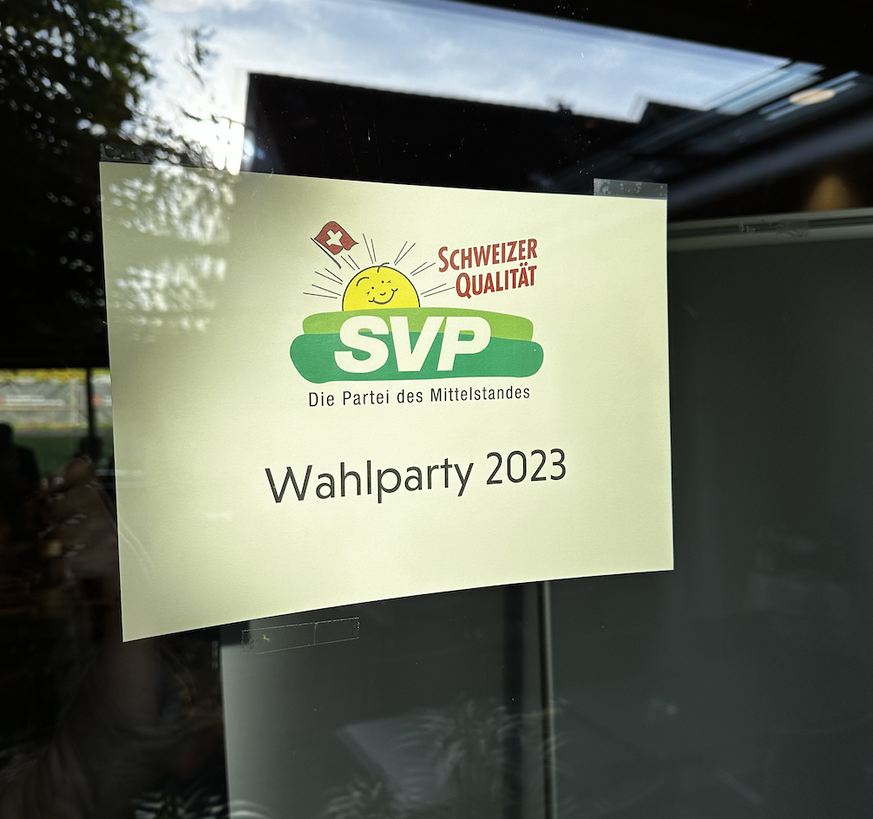 Im Rössli in Illnau feiert die SVP ihren Wahlerfolg.