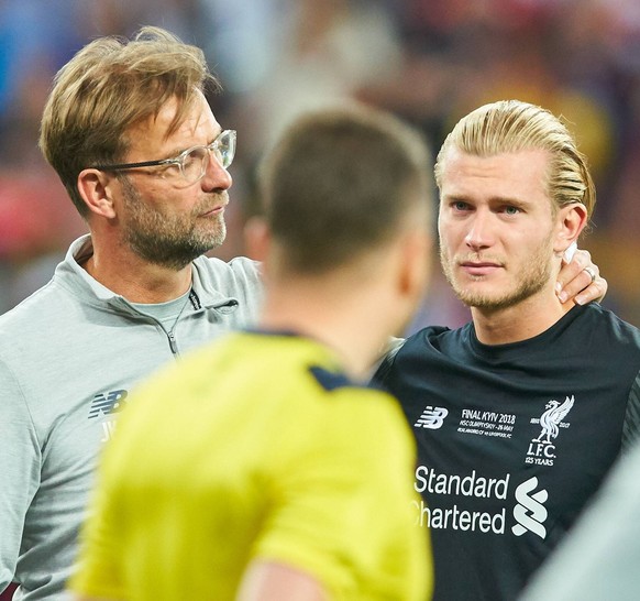 Juergen KLOPP, Trainer Liverpool , troestet Loris KARIUS, Liverpool 1 Torwart nach seinen Fehlern REAL MADRID - FC LIVERPOOL 3-1 Fussball UEFA Champions League, Finale, Kiew, Ukraine, May 26, 2018 CL  ...