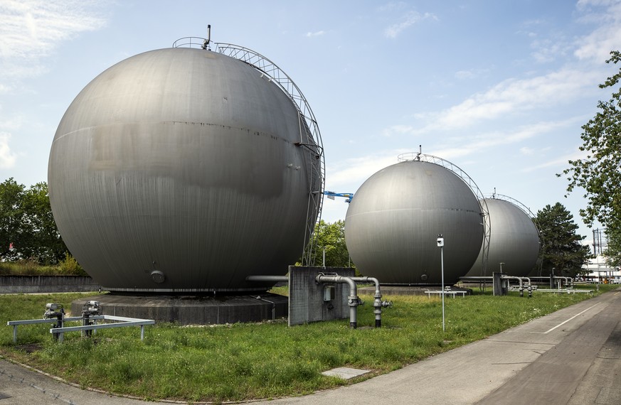 ARCHIVBILD ZUM ZIEL DES BUNDESRATES, IM WINTERHALBJAHR 2022/23 15 PROZENT WENIGER GAS ZU VERBRAUCHEN, AM MITTWOCH, 24. AUGUST 2022 - Die Erdgastanks der Erdgas Ostschweiz AG mit Sitz in Zuerich, aufge ...