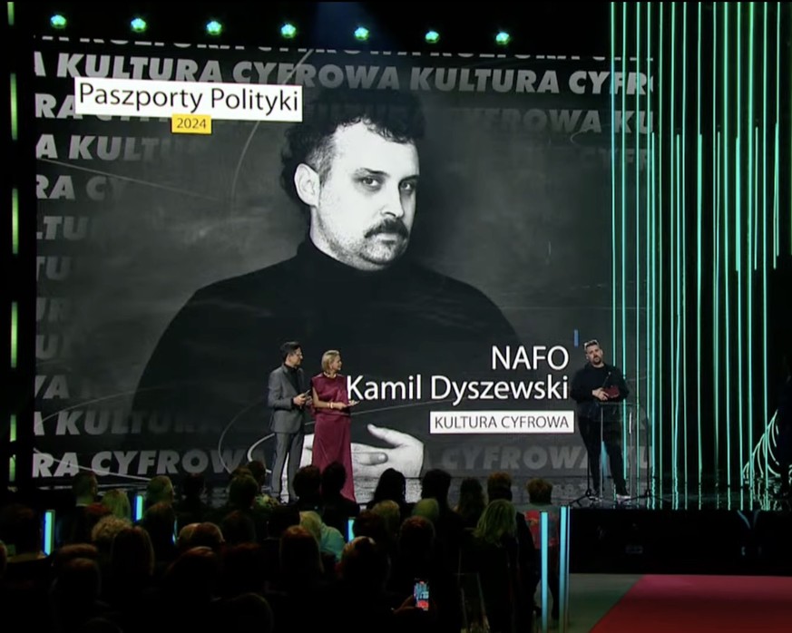 Der Pole Kamil Dyszewski, mit dem Twitter-Handle @Kama_Kamilia, erstellte 2021 den ersten „Fella“ und begründete damit das Internet-Kollektiv NAFO, das im Januar 2025 vom polnischen Politimagazin «Pol ...