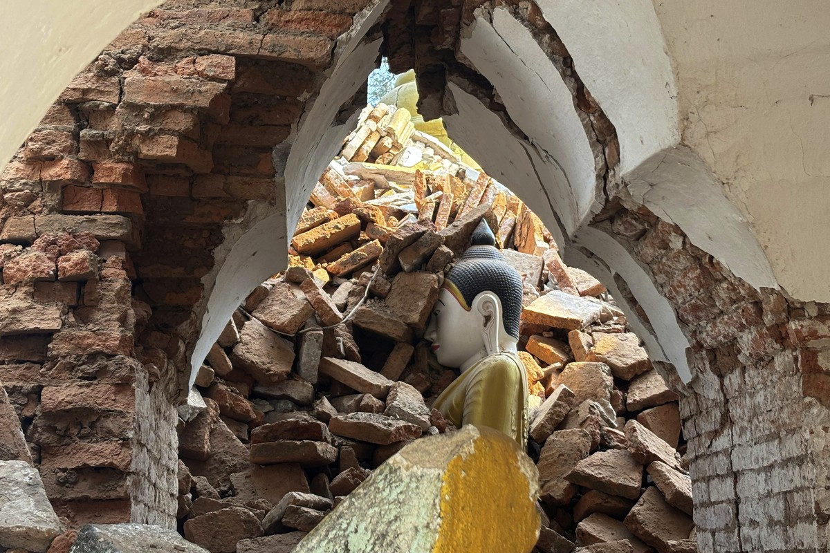 A damaged pagoda is partially buried in earthquake rubble in the Amarapura township, Mandalay, Myanmar, April 2, 2025. (AP Photo)
Pictures of the Week Global Photo Gallery