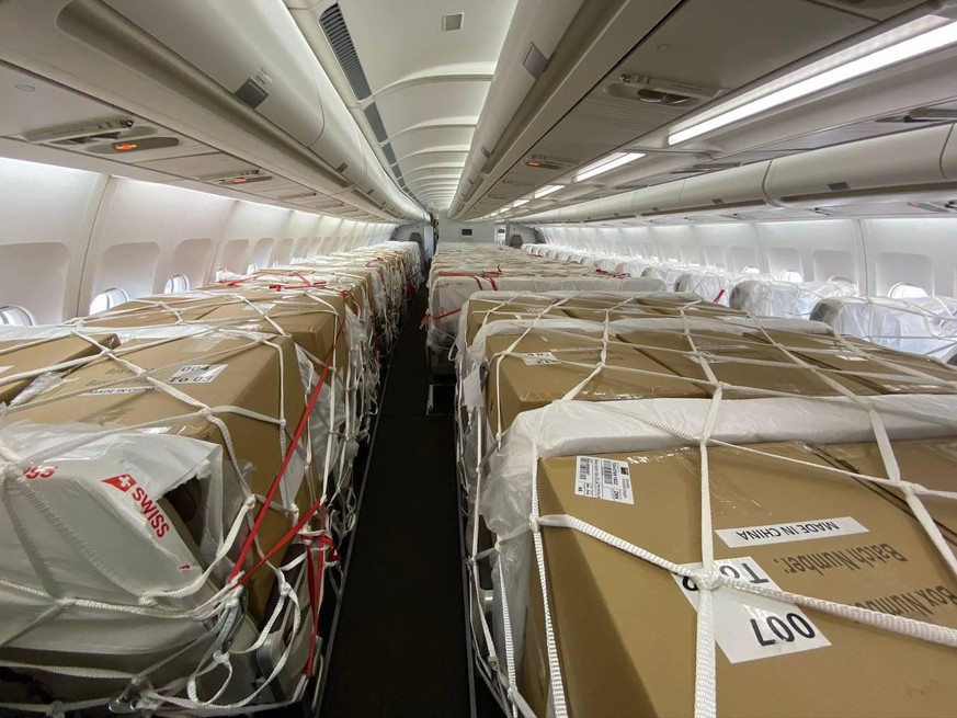 In manchen Boeing-777-Maschinen hat die Swiss die Sitzreihen rausmontiert, um für die Fracht Platz zu machen.