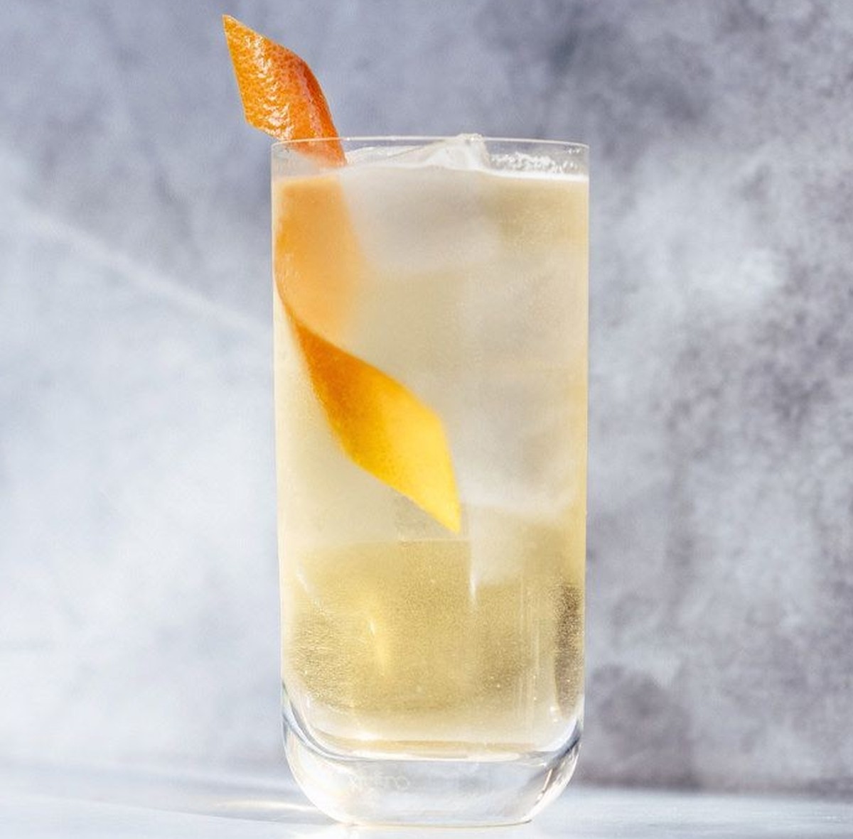 suzie americano vermouth suze trinken drinks cocktail alkohol https://www.liquor.com/thmb/OK088TuzRcg_EF7a_Qt-I-UBenc=/750x0/filters:no_upscale():max_bytes(150000):strip_icc():format(webp)/suzie-ameri ...