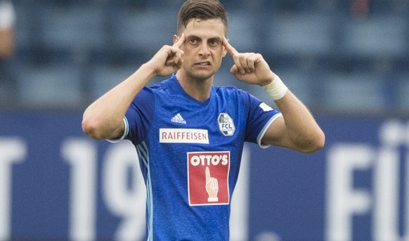 Tomi Juric feiert das 1-0 fuer Luzern, beim Fussball Meisterschaftsspiel der Super League zwischen dem FC Luzern und dem FC Lugano, am Sonntag, 22. Juli 2017, in Luzern. (KEYSTONE/Urs Flueeler)