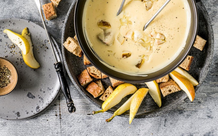 Birnen ins Fondue? Ja, sagen immer mehr Schweizerinnen und Schweizer.
https://recipecontent.fooby.ch/9136_3-2_1920-1280.jpg