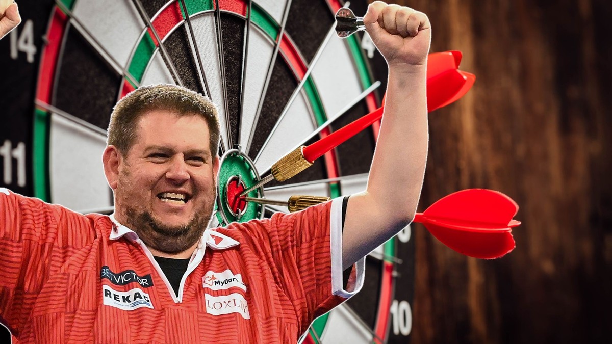 Stefan Bellmont est le premier Suisse à devenir pro aux fléchettes.