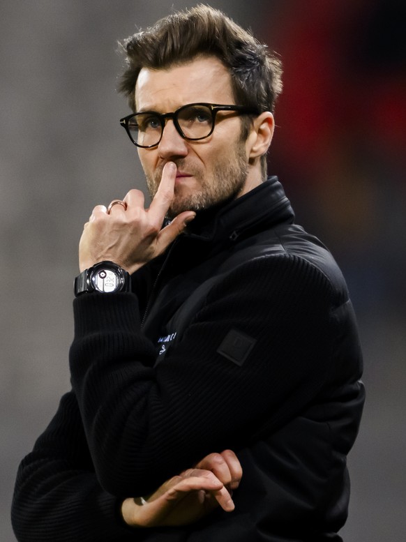 L?entraineur bernois Raphael Wicky reagit lors de la rencontre des quarts de finale de la Coupe de Suisse de football entre FC Sion et BSC Young Boys le jeudi 29 fevrier 2024 au stade de Tourbillon a  ...