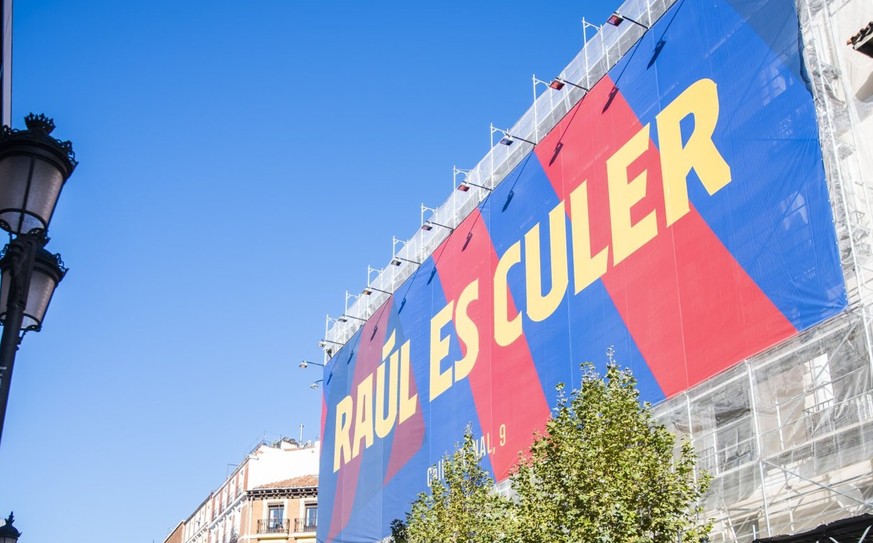 «Raul ist ein Culer»: Mit dieser Aussage eröffnet Barça seinen Fanshop in Madrid.