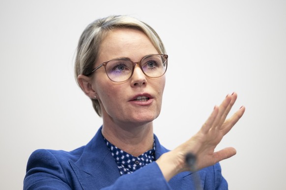 Regierungsraetin Natalie Rickli, informiert an einer Medienkonferenz zur Versorgung von Transgender-Jugendlichen, Schutz vor irreversiblen Eingriffen bei Minderjaehrigen, aufgenommen am Montag, 7. Jul ...