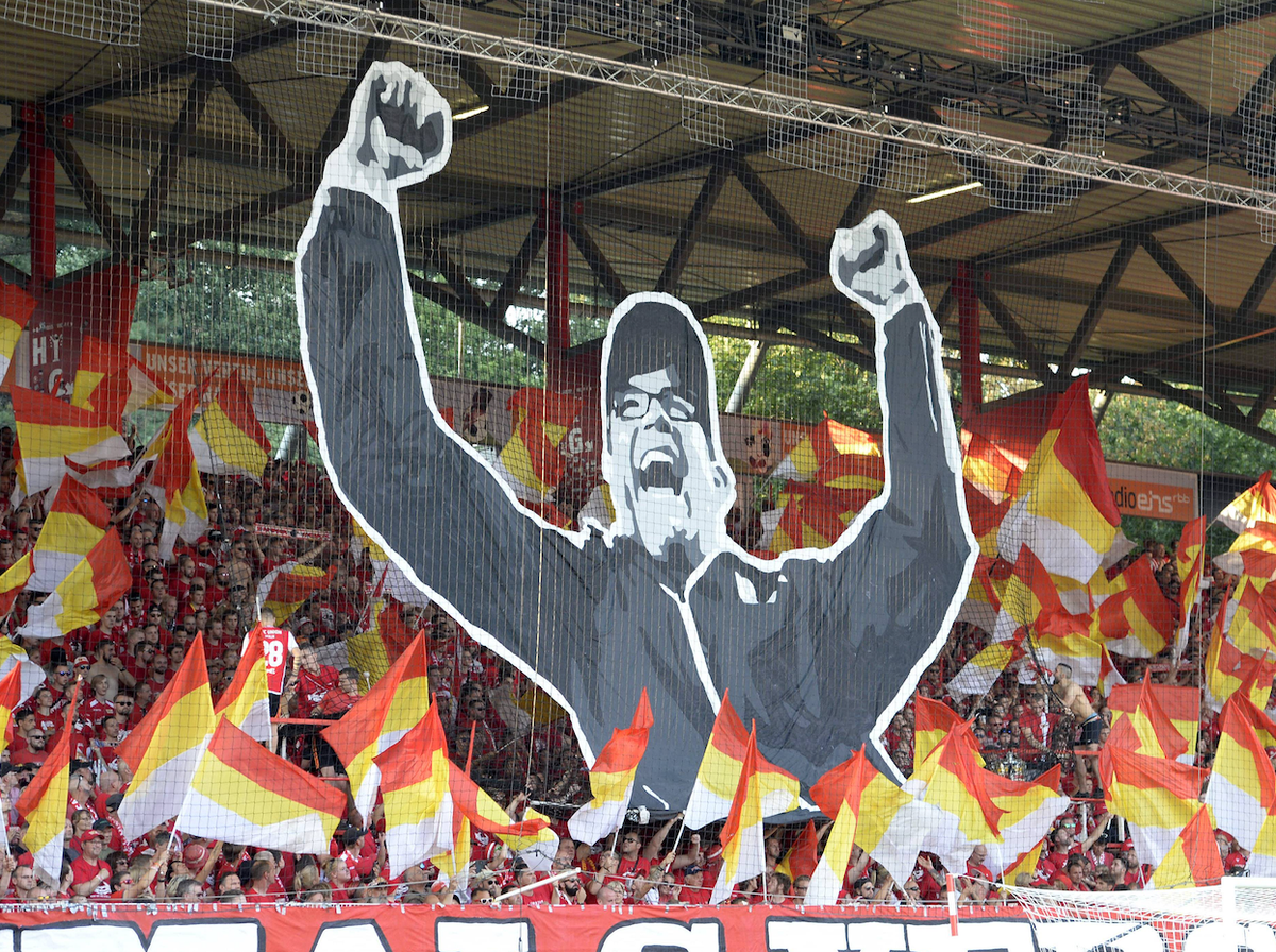 Berliner Choreographie mit Trainer Urs Fischer (UB), Ultras, Stimmung, Fussball 1. Bundesliga, 3. Spieltag, 1.FC Union Berlin (UB) - Borussia Dortmund (DO) 3:1, am 31.08.2019 in Berlin/ Deutschland. Ã ...