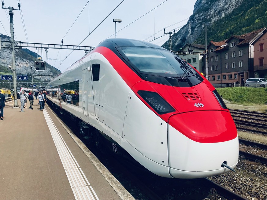 Der Giruno ist funktional und bietet wenig Schnickschnack: Das neue SBB-Flaggschiff beim Stop in Erstfeld.