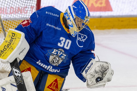 Torhueter Leonardo Genoni von Zug im Spiel beim Eishockey Qualifikationsspiel der National League zwischen dem EV Zug und Fribourg Gotteron am Dienstag, 16. September 2025 in Zug. (KEYSTONE/Urs Flueel ...