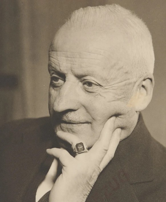 Das italienische Bauvorhaben stimmte Bundesrat Giuseppe Motta nachdenklich. Porträt aus den 1940er-Jahren.
