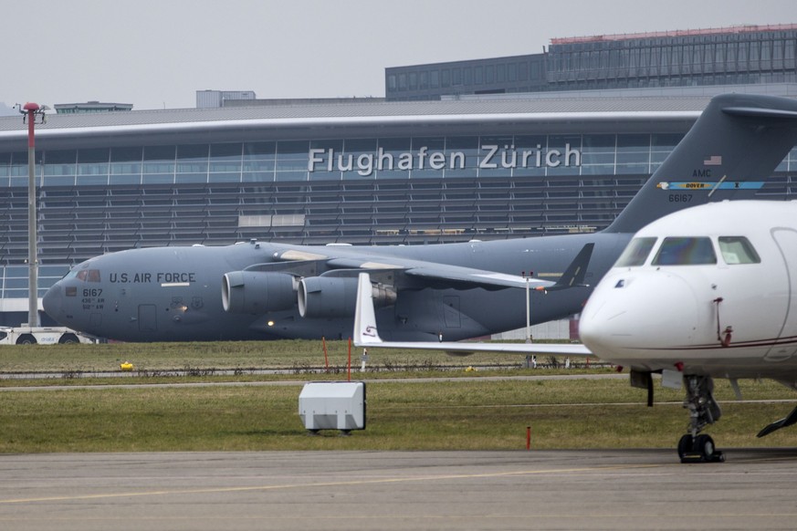 Die Boeing C-17 Globemaster der U.S. Air Force am Flughafen Zürich.