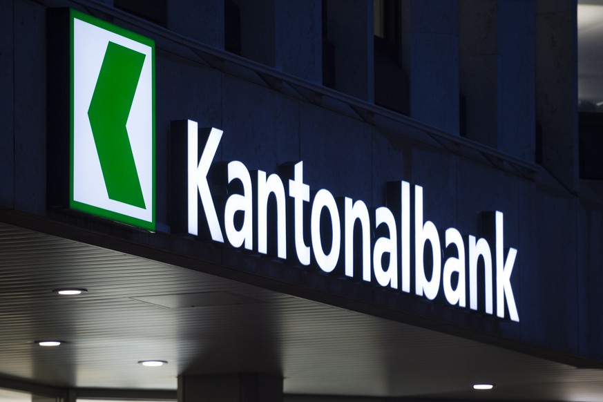 Blick auf das Logo der St. Galler Kantonalbank, aufgenommen vor der Bilanzmedienkonferenz der St. Galler Kantonalbank, am Mittwoch, 17. Februar 2016, in St. Gallen. (KEYSTONE/Gian Ehrenzeller)