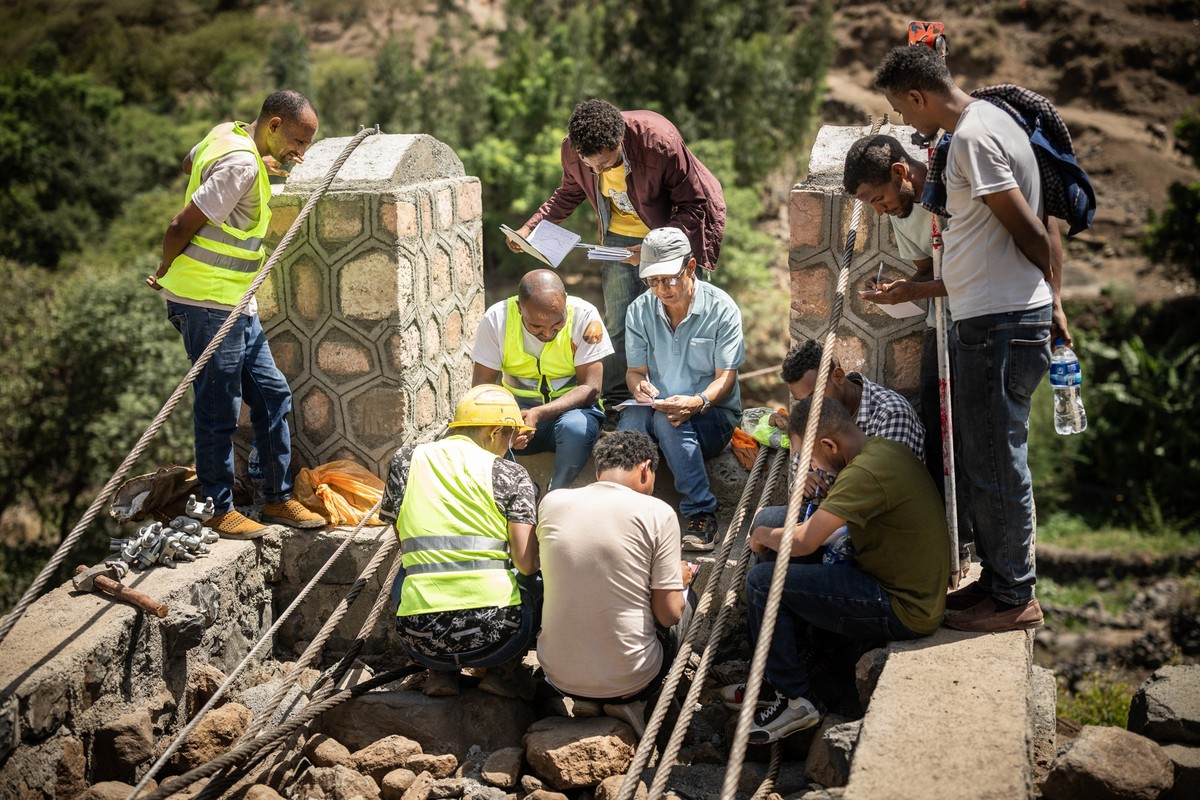 Brücke in Äthiopien. Pasang Sherpa von Helvetas