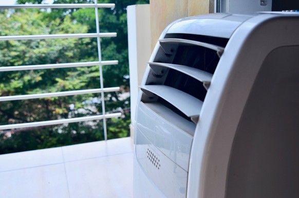 Klimaanlagen: Monoblock und Splitgeräte.