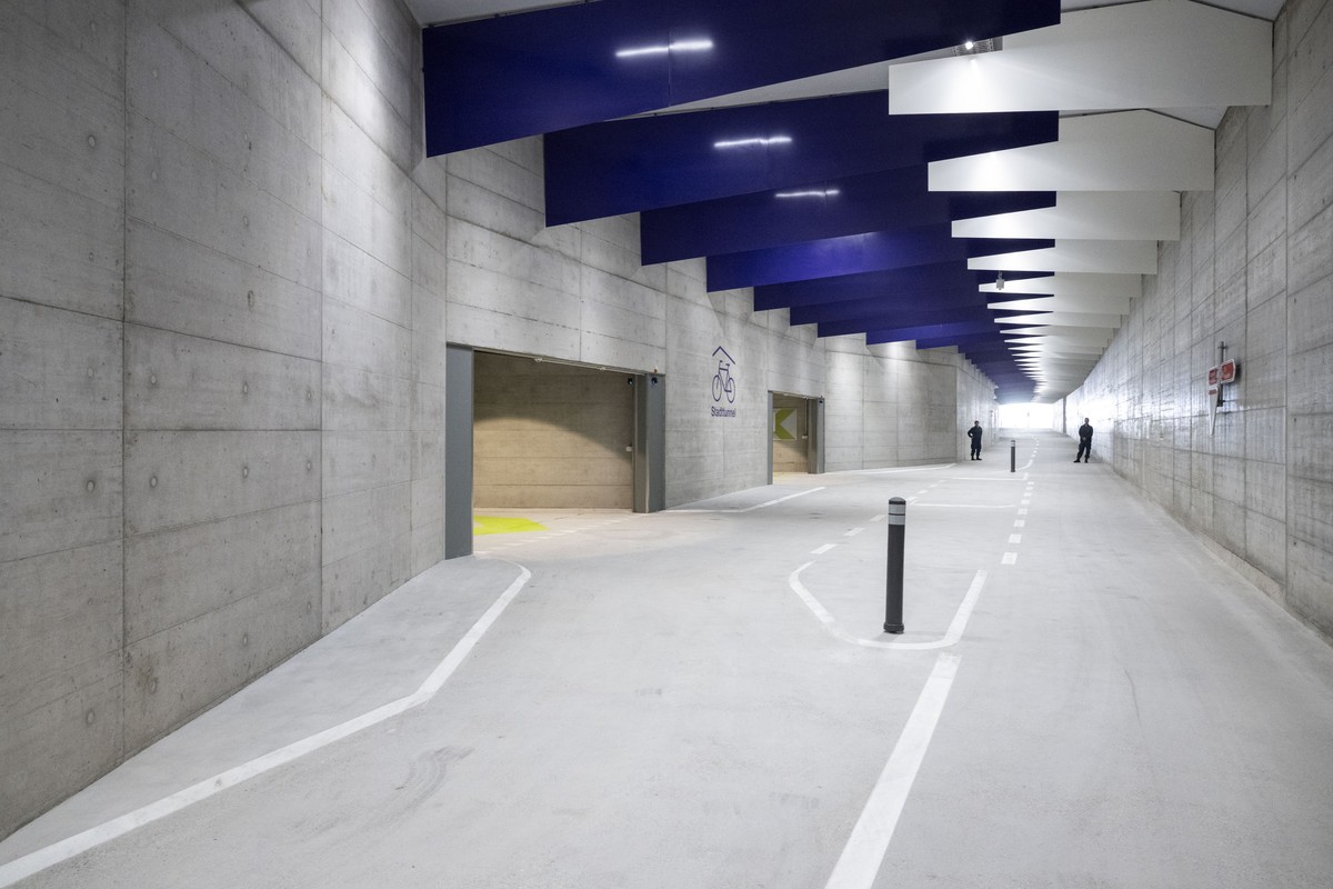 Der Stadttunnel, die Veloverbindung zwischen den Kreisen 4 und 5, aufgenommen am Dienstag, 20. Mai 2025 in Zuerich. (KEYSTONE/Ennio Leanza)