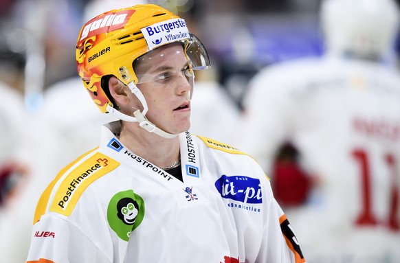 Rapperswils Dominik Egli reagiert nach der Niederlage (1-4), beim Eishockey Meisterschaftsspiel der National League A zwischen den HC Fribourg Gotteron und dem SC Rapperswil-Jona Lakers, am Samstag, 5 ...